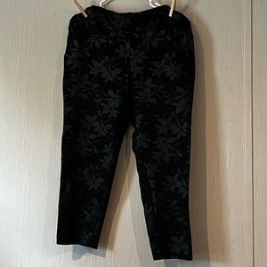 Soft Surrounding Capris- Size XL